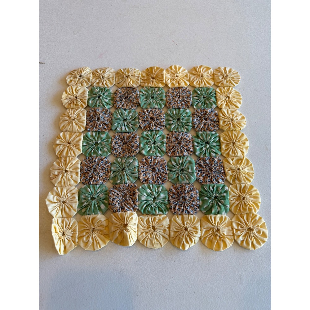 Vintage Handmade Yo-Yo Quilt Mat Table Runner Yellow Green Polka Dot 12.5"